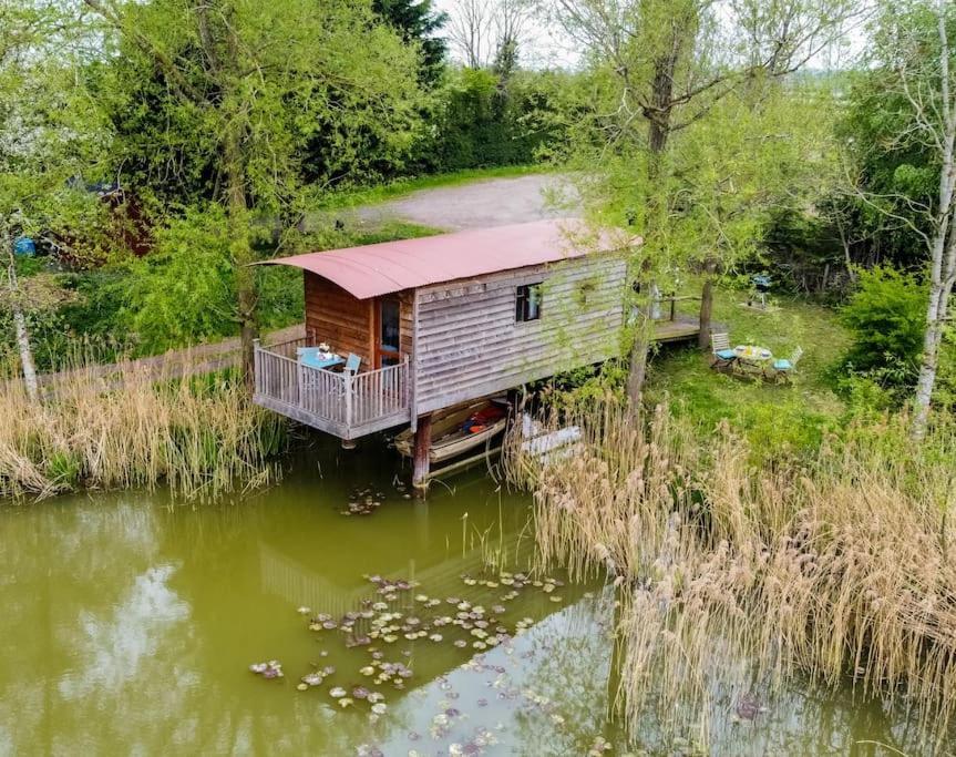 Lakeside Cabin On Stilts- 'Kingfisher' Rous Lench Extérieur photo